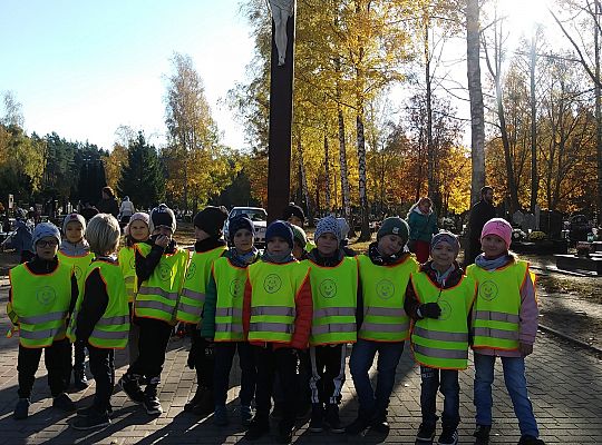 Gr IV-czcimy pamięć wszystkich zmarłych którzy oddali życie za wolność Polski
