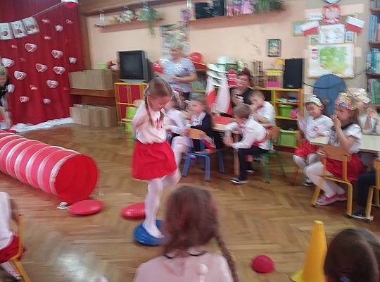 Gr IV-Turniej wiedzy o Polsce w Przedszkolu nr 1 "Kocham Cie Polsko"