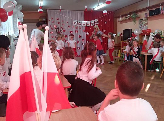Gr IV-Turniej wiedzy o Polsce w Przedszkolu nr 1 "Kocham Cie Polsko"
