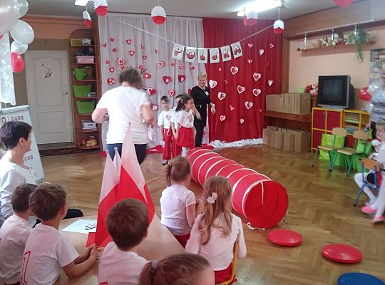 Gr IV-Turniej wiedzy o Polsce w Przedszkolu nr 1 "Kocham Cie Polsko"