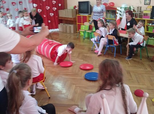 Gr IV-Turniej wiedzy o Polsce w Przedszkolu nr 1 "Kocham Cie Polsko"