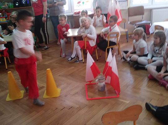 Gr IV-Turniej wiedzy o Polsce w Przedszkolu nr 1 "Kocham Cie Polsko"