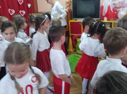 Gr IV-Turniej wiedzy o Polsce w Przedszkolu nr 1 "Kocham Cie Polsko"