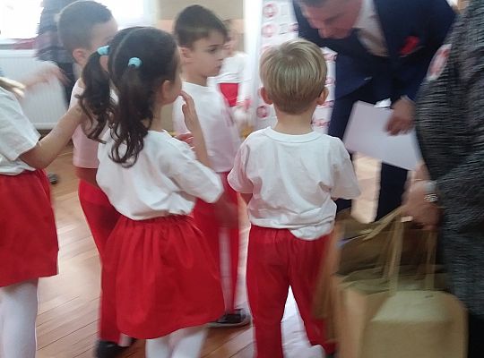 Gr IV-Turniej wiedzy o Polsce w Przedszkolu nr 1 "Kocham Cie Polsko"