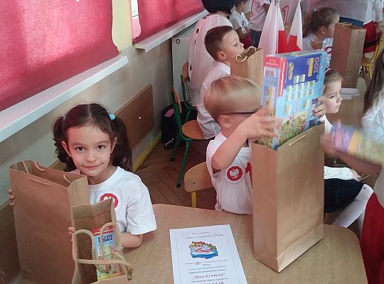 Gr IV-Turniej wiedzy o Polsce w Przedszkolu nr 1 "Kocham Cie Polsko"