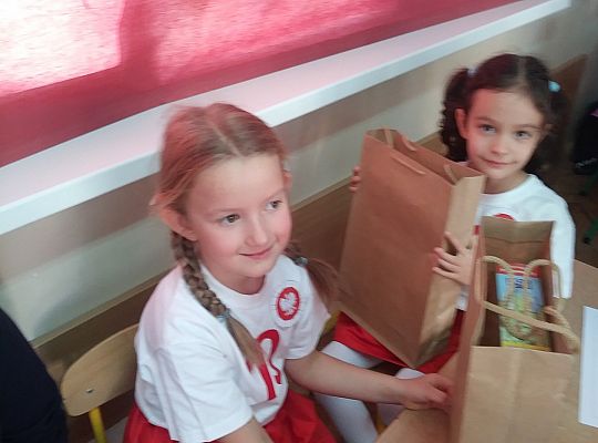 Gr IV-Turniej wiedzy o Polsce w Przedszkolu nr 1 "Kocham Cie Polsko"