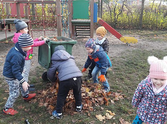 Gr III-jesienne prace w ogrodzie przedszkolnym