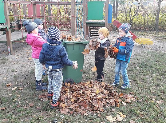 Gr III-jesienne prace w ogrodzie przedszkolnym