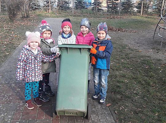 Gr III-jesienne prace w ogrodzie przedszkolnym