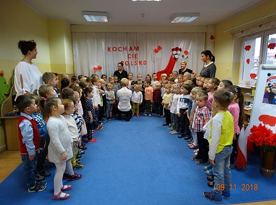 Śpiewamy "MAZURKA DĄBROWSKIEGO"