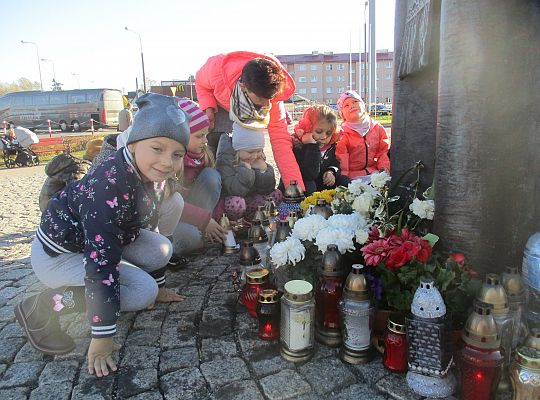 Gr III Wyjście pod pomnik