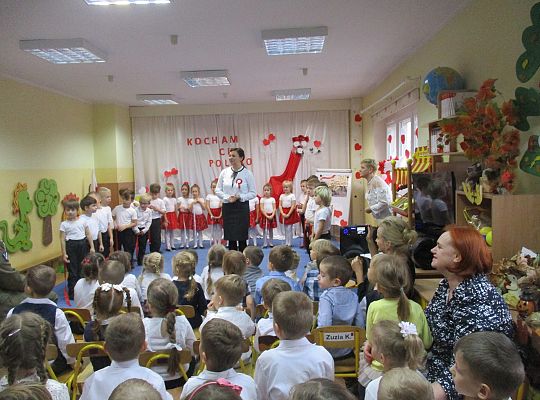 Uroczysty apel z okazji 100 rocznicy Odzyskania Niepodległości