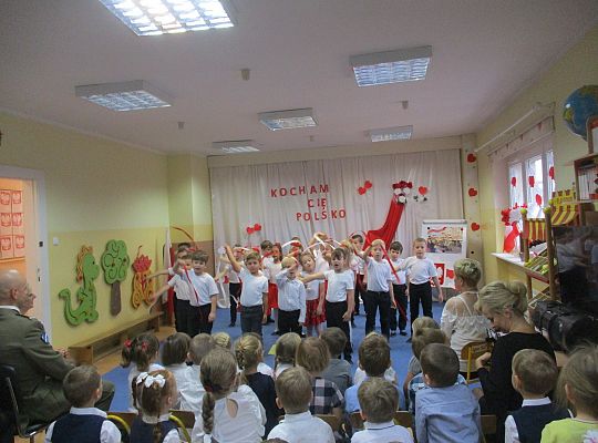 Uroczysty apel z okazji 100 rocznicy Odzyskania Niepodległości