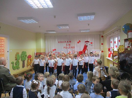 Uroczysty apel z okazji 100 rocznicy Odzyskania Niepodległości