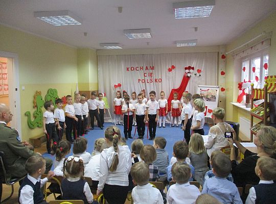 Uroczysty apel z okazji 100 rocznicy Odzyskania Niepodległości