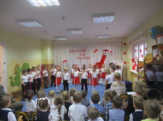 Uroczysty apel z okazji 100 rocznicy Odzyskania Niepodległości