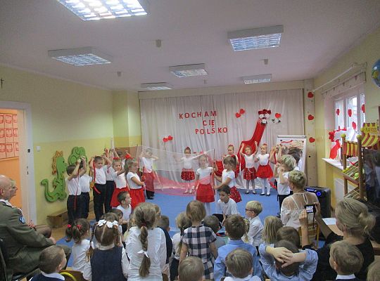 Uroczysty apel z okazji 100 rocznicy Odzyskania Niepodległości