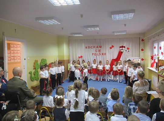 Uroczysty apel z okazji 100 rocznicy Odzyskania Niepodległości