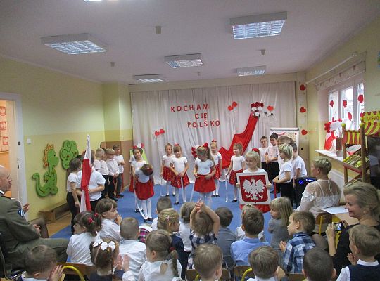 Uroczysty apel z okazji 100 rocznicy Odzyskania Niepodległości