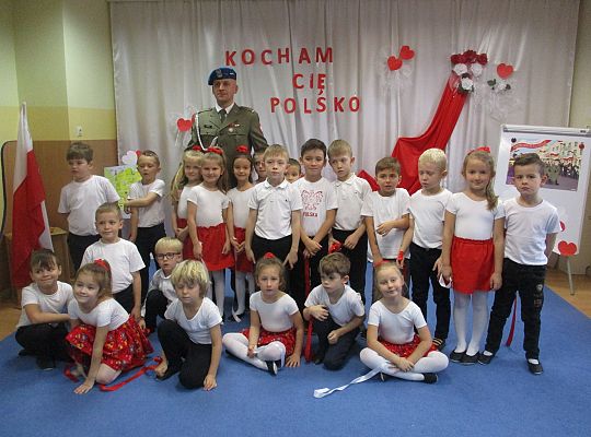 Uroczysty apel z okazji 100 rocznicy Odzyskania Niepodległości