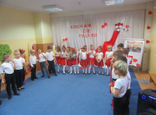 Uroczysty apel z okazji 100 rocznicy Odzyskania Niepodległości