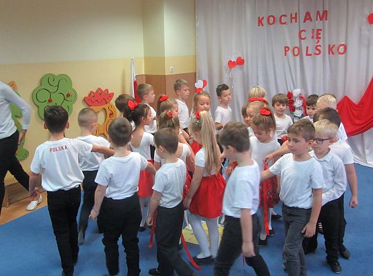 Uroczysty apel z okazji 100 rocznicy Odzyskania Niepodległości