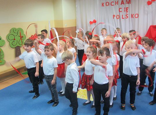 Uroczysty apel z okazji 100 rocznicy Odzyskania Niepodległości