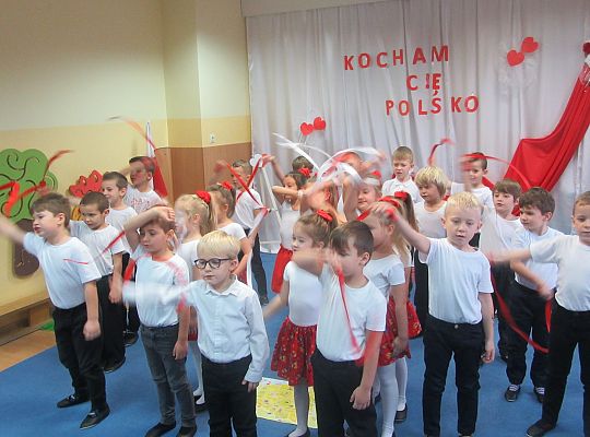 Uroczysty apel z okazji 100 rocznicy Odzyskania Niepodległości