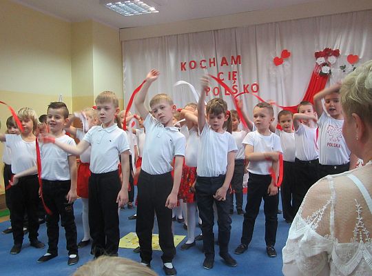 Uroczysty apel z okazji 100 rocznicy Odzyskania Niepodległości