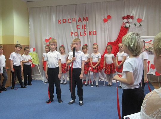 Uroczysty apel z okazji 100 rocznicy Odzyskania Niepodległości