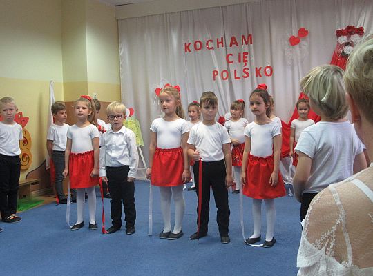 Uroczysty apel z okazji 100 rocznicy Odzyskania Niepodległości