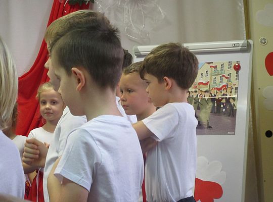 Uroczysty apel z okazji 100 rocznicy Odzyskania Niepodległości