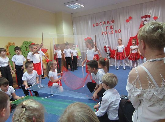 Uroczysty apel z okazji 100 rocznicy Odzyskania Niepodległości