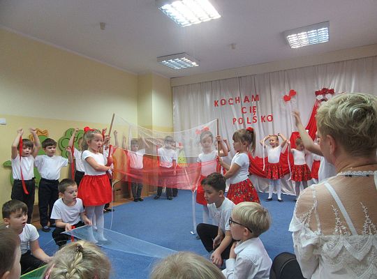 Uroczysty apel z okazji 100 rocznicy Odzyskania Niepodległości