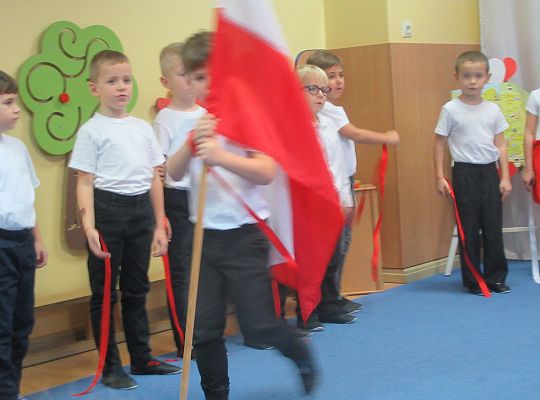 Uroczysty apel z okazji 100 rocznicy Odzyskania Niepodległości