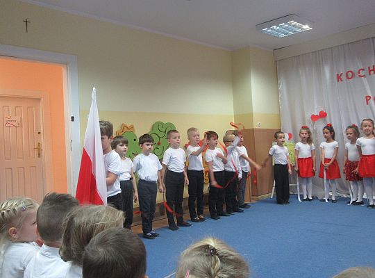 Uroczysty apel z okazji 100 rocznicy Odzyskania Niepodległości