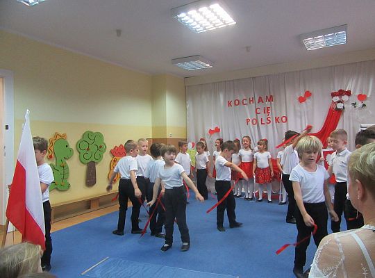 Uroczysty apel z okazji 100 rocznicy Odzyskania Niepodległości