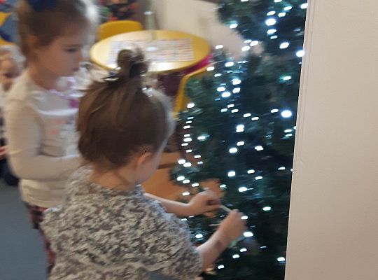 Gr. II Ubieramy choinkę