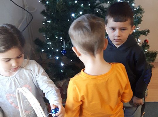 Gr. II Ubieramy choinkę