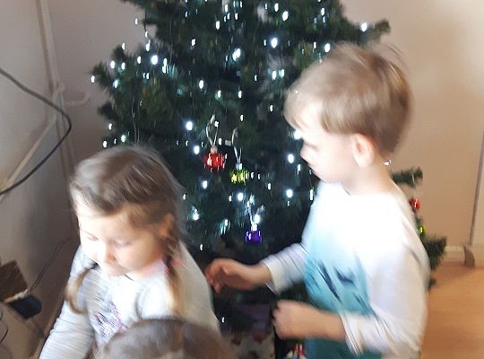 Gr. II Ubieramy choinkę