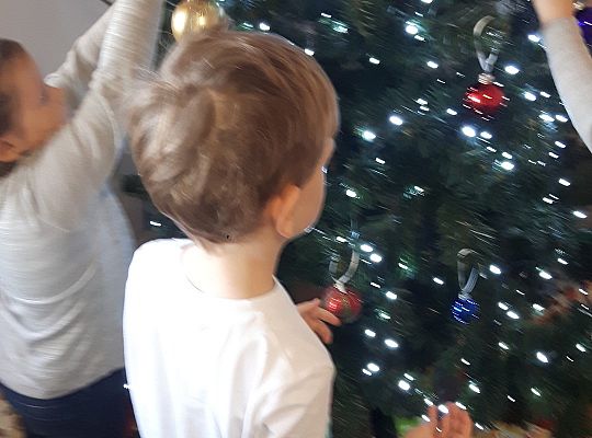 Gr. II Ubieramy choinkę