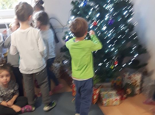 Gr. II Ubieramy choinkę