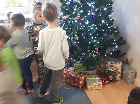 Gr. II Ubieramy choinkę