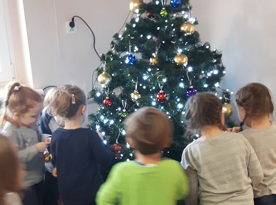 Gr. II Ubieramy choinkę