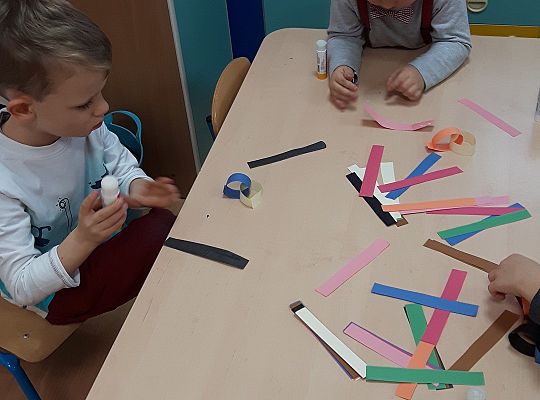 Gr.II Łańcuch na choinkę