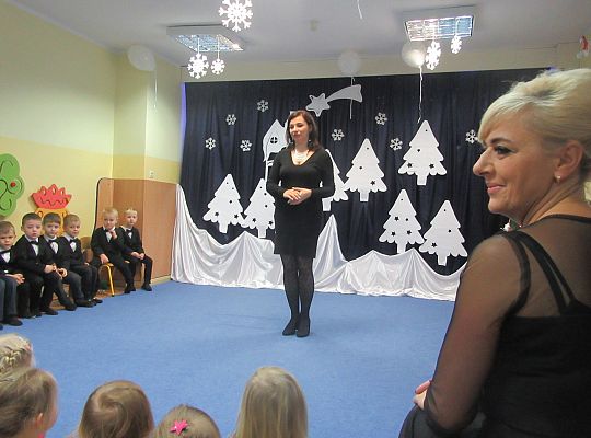Występ wigilijny gr. III dla przedszkolaków
