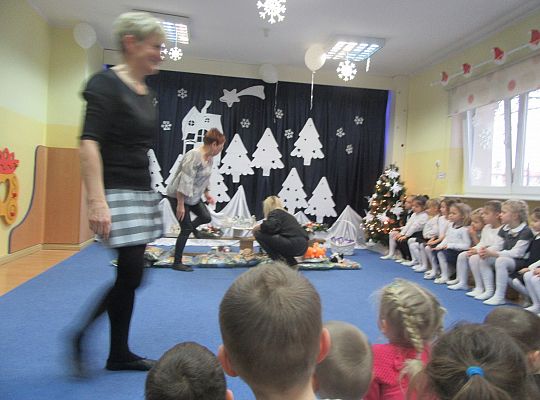 Występ wigilijny gr. III dla przedszkolaków