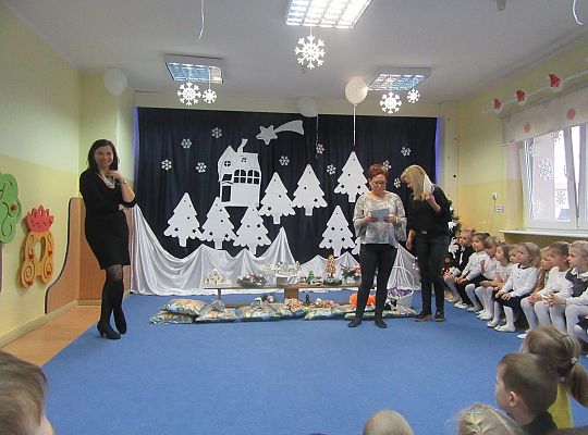 Występ wigilijny gr. III dla przedszkolaków