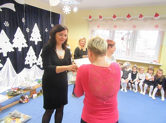 Występ wigilijny gr. III dla przedszkolaków