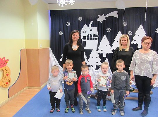 Występ wigilijny gr. III dla przedszkolaków